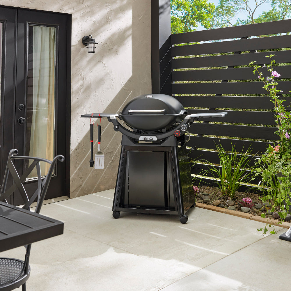 Weber Q 3200N+ barbecue with premium cart
