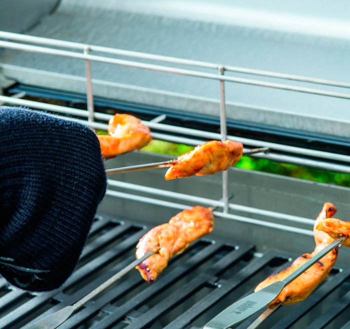 Juego de brochetas elevadas Weber®