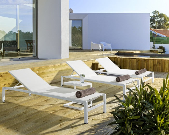 Mesita Konnor 40x40, color blanco