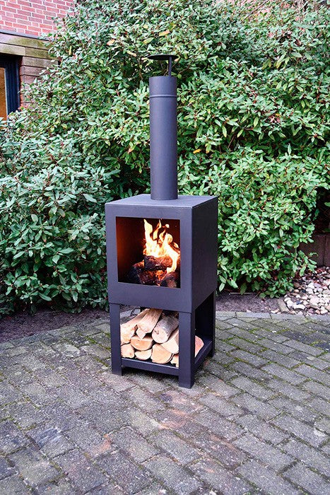 Estufa de jardín con leñero h136cm