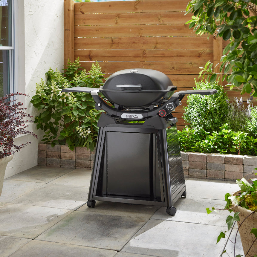 Weber Q 2800N+ barbecue with premium cart