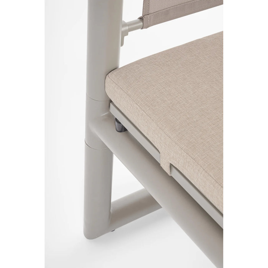 Daybed Konnor, rastin