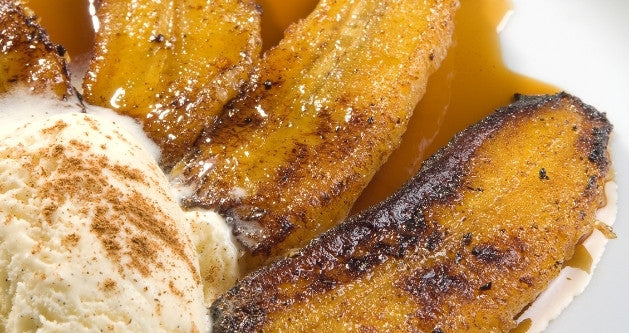 Plátanos flambeados al ron