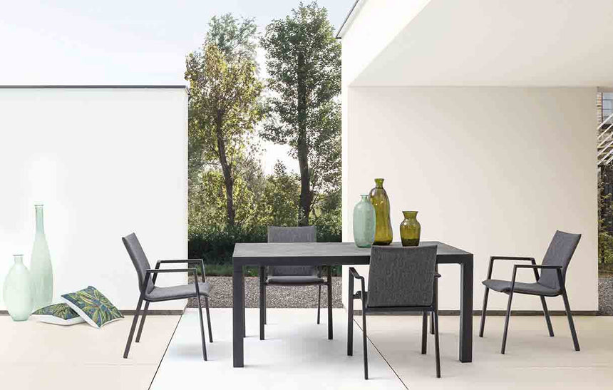 Silla con brazos Odeon, color antracita