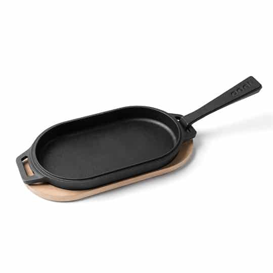 Sarten hierro fundido lisa con bandeja madera Ooni 25