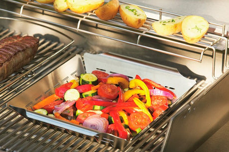 Cesta de acero inoxidable para hortalizas Weber® 30 x 35 x 6.5 cm