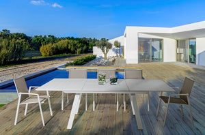 Silla con brazos Cruise, color blanco