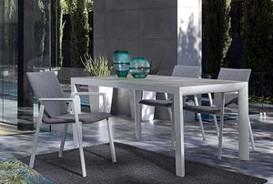 Silla con brazos Odeon, color lunar
