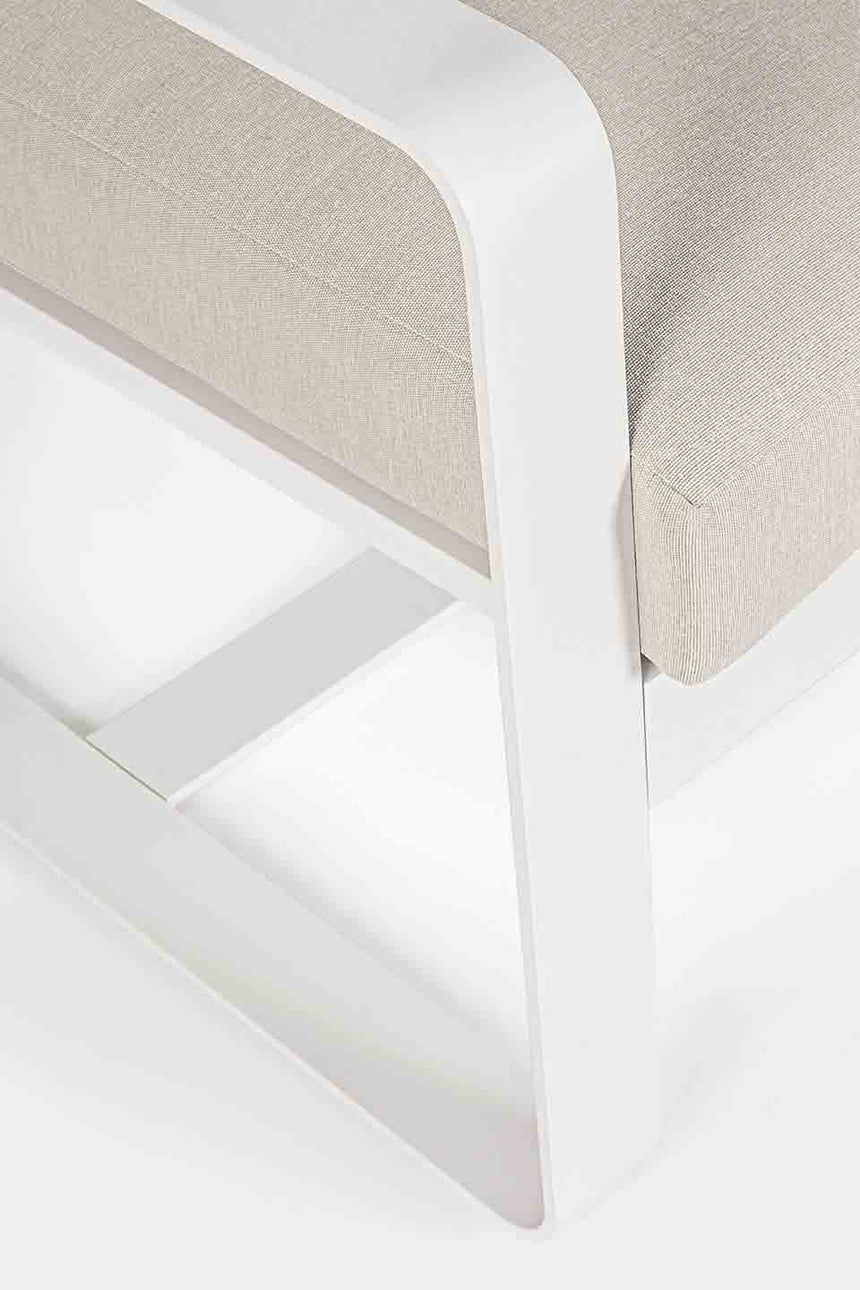 Conjunto Merrigan sofá + 2 sillones + mesa, color blanco