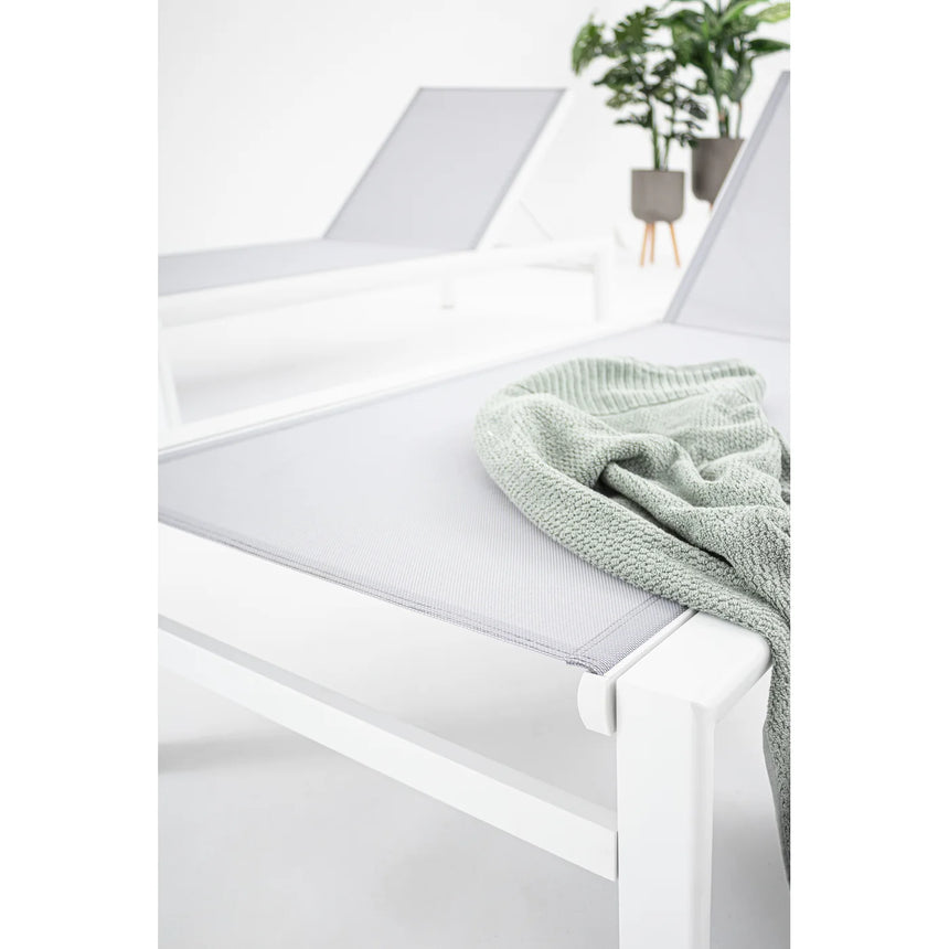Tumbona Skipper New con ruedas, blanco